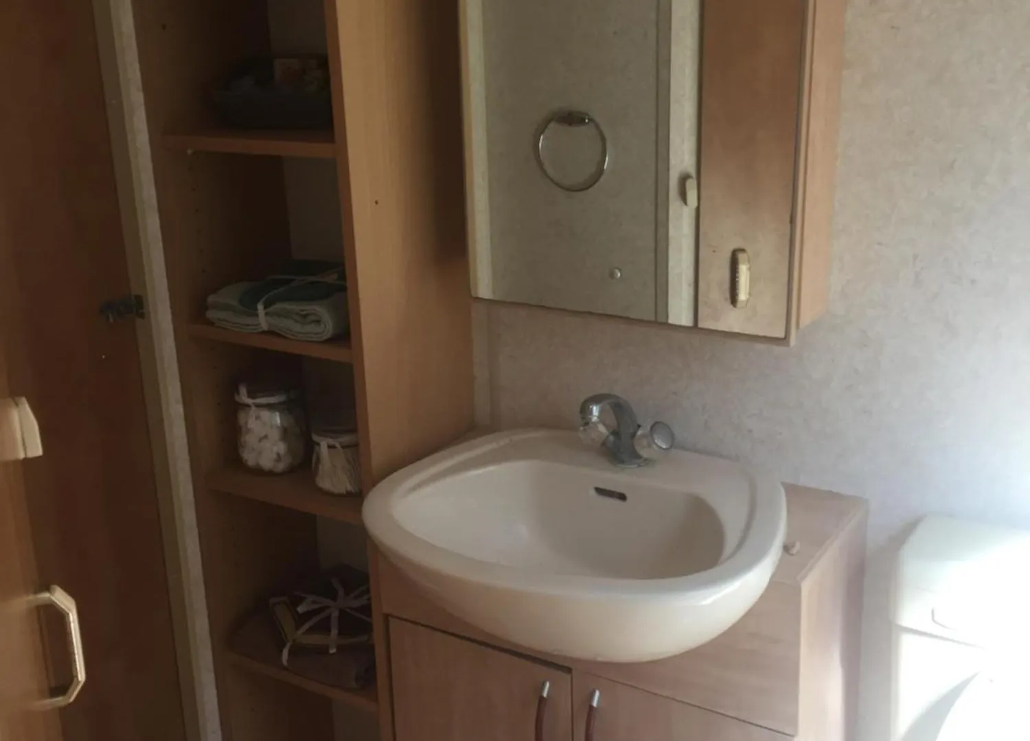 Mobil Home A La Ferme, En Provence Grambois Campsite