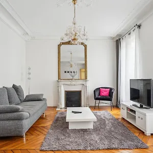 Luxury La Tour Appartement Paris
